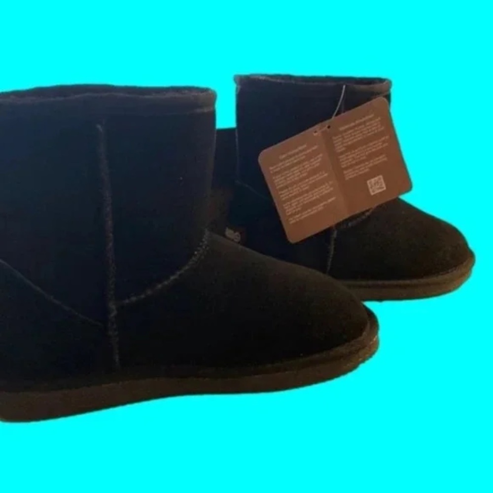 Lamo Classic 6 inch Black Boot Collection - Size 5